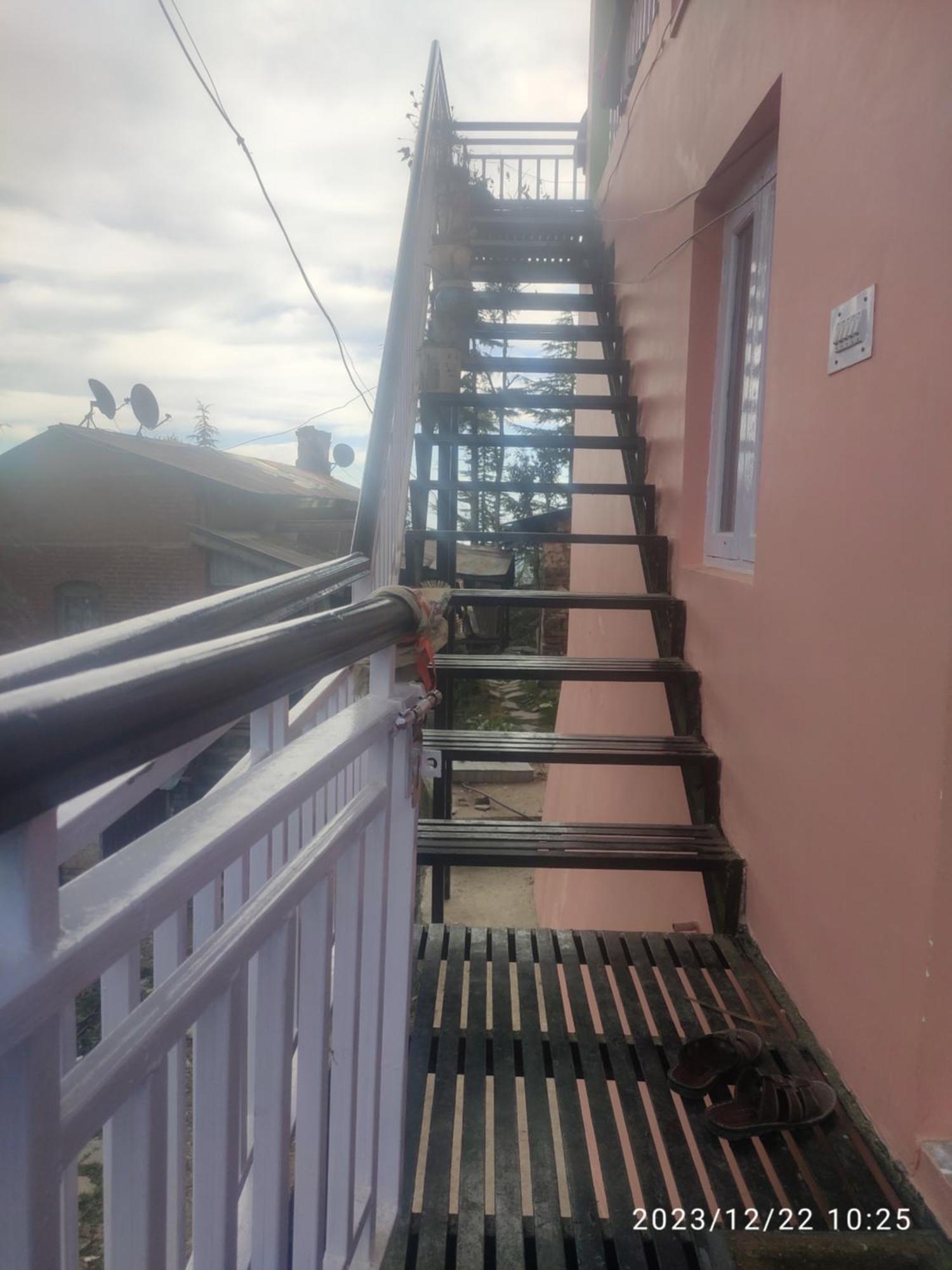 Tree Valley Homestay Chail Ngoại thất bức ảnh