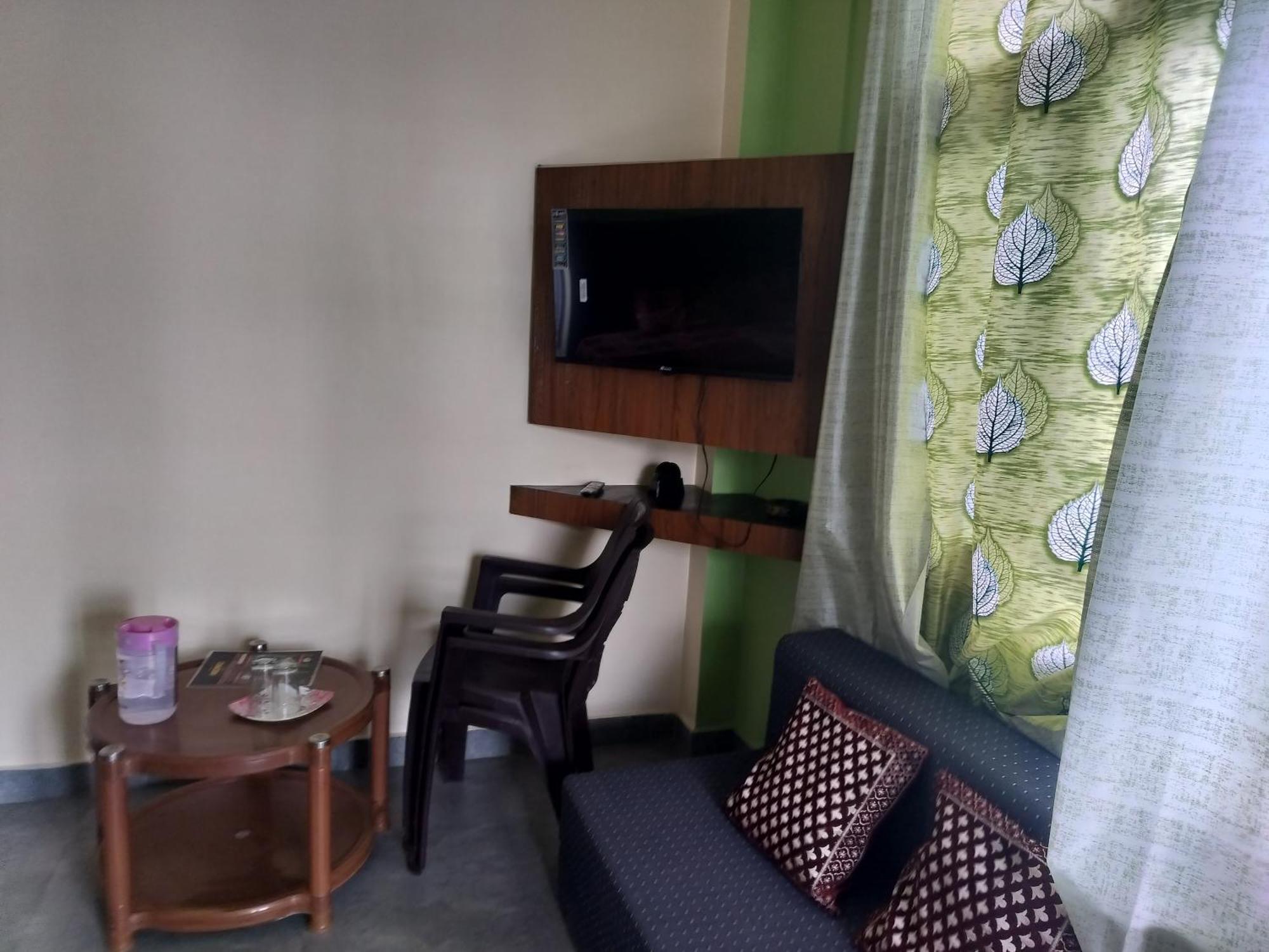 Tree Valley Homestay Chail Ngoại thất bức ảnh
